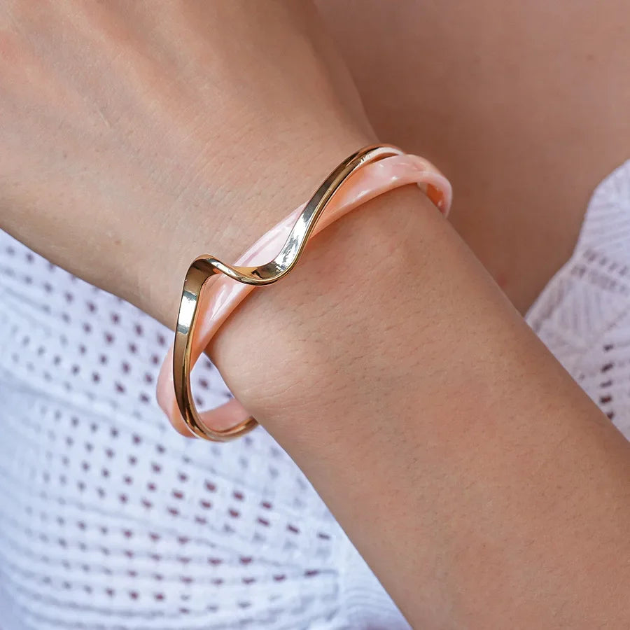 NUMA Love Resin Bangle