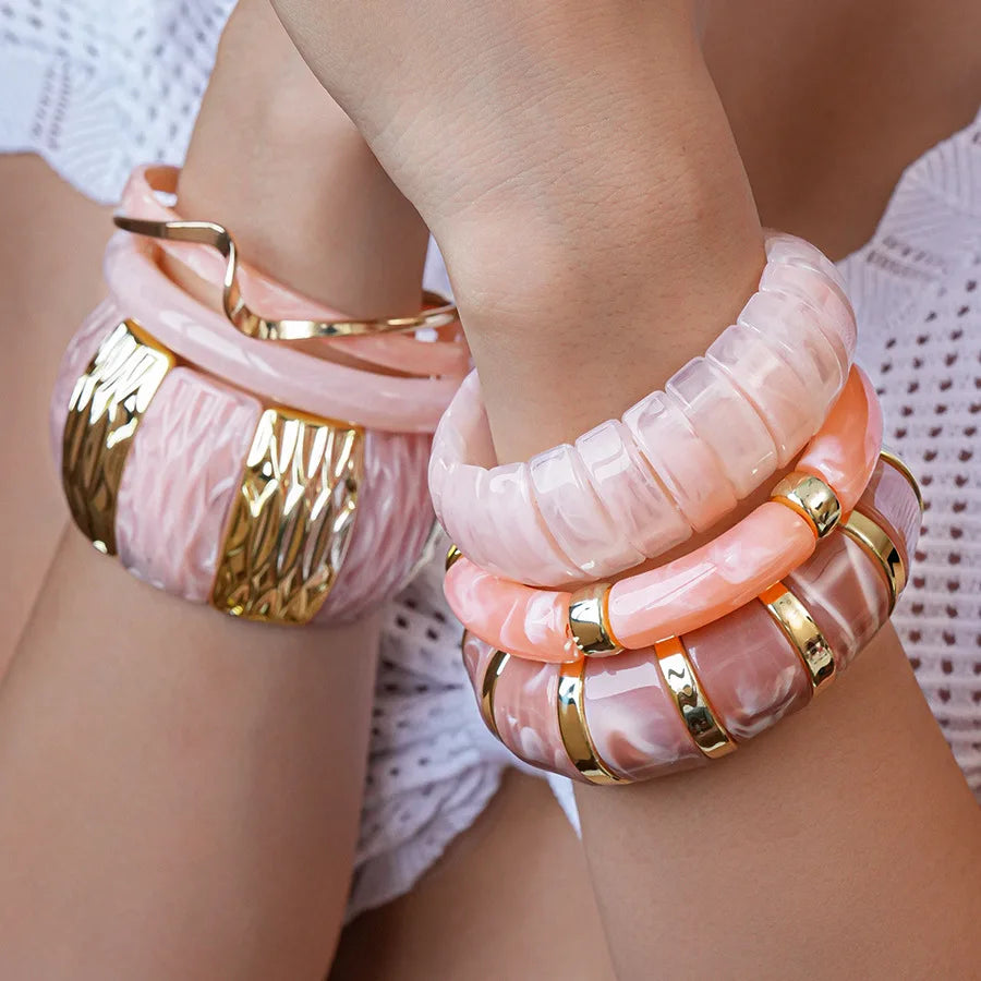 NUMA Love Resin Bangle